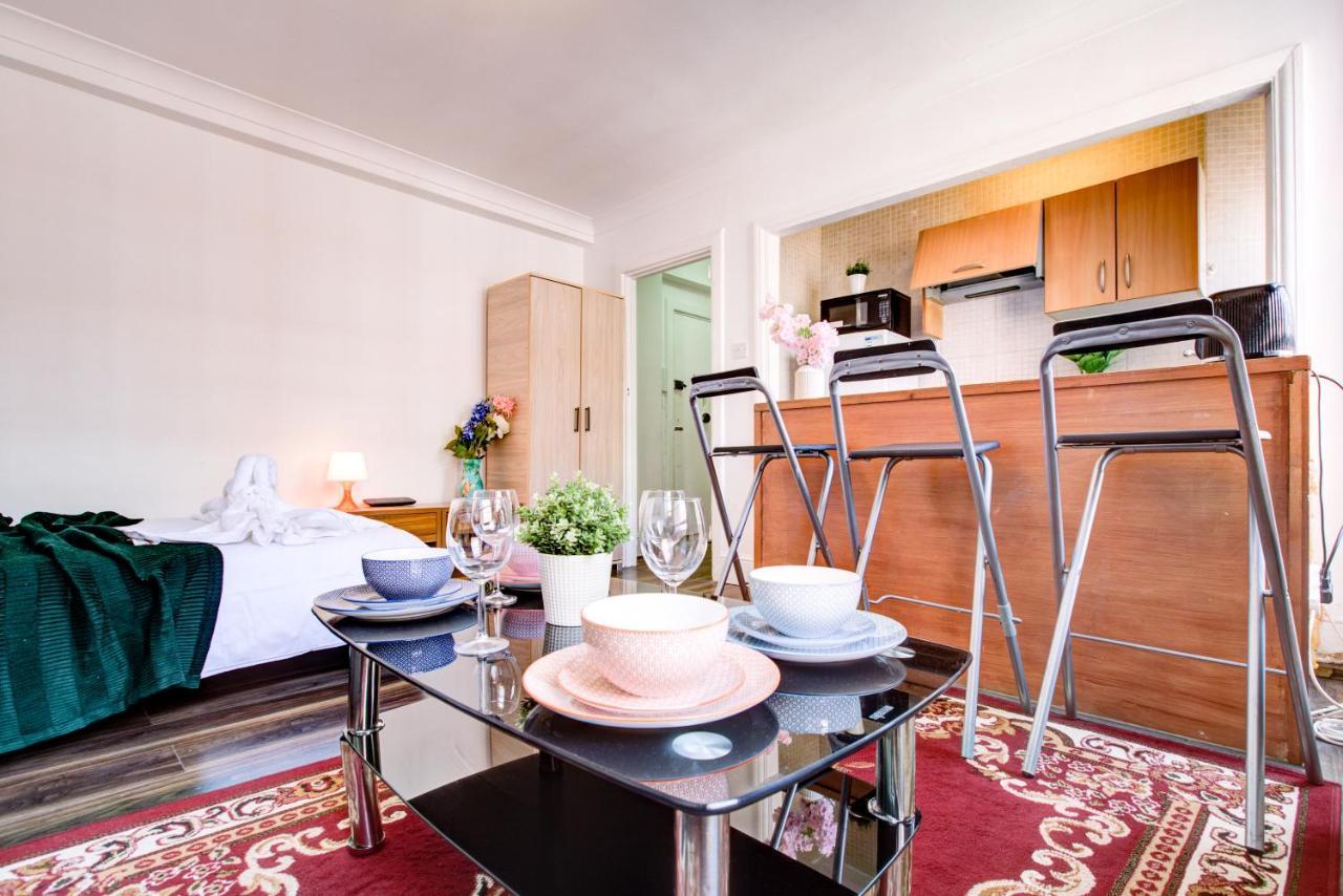 Cozy Studio In Central Londonアパートメント エクステリア 写真